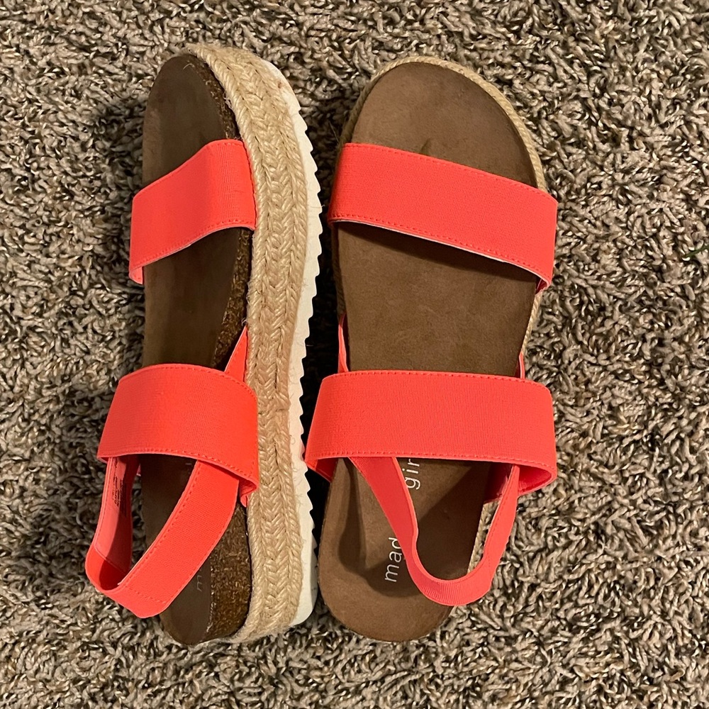 NEW Madden Girl Cybell Platform Sandal